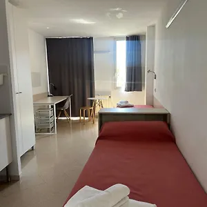 Residencia Universitaria Francesc Giralt I Serrà Auberge de jeunesse